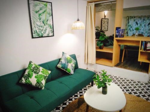Cho thuê nhà phố Đường Thành, DT: 60m2 x 3 tầng, MT: 10m, Gía: 25tr, nhà đẹp.