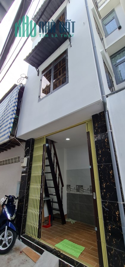Nhà 1trệt+2lầu 18m2 ngay Trung tâm P.Tân Định Q1
