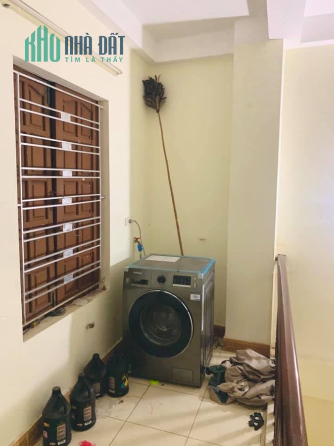 HIẾM - NHÀ ĐẸP TRIỀU KHÚC - GIÁ ĐẦU 3,X TỶ - NGÕ RỘNG NÔNG THÔNG KHẮP NGẢ-SỔ VUÔNG ĐÉT- GẦN SÁT OTO