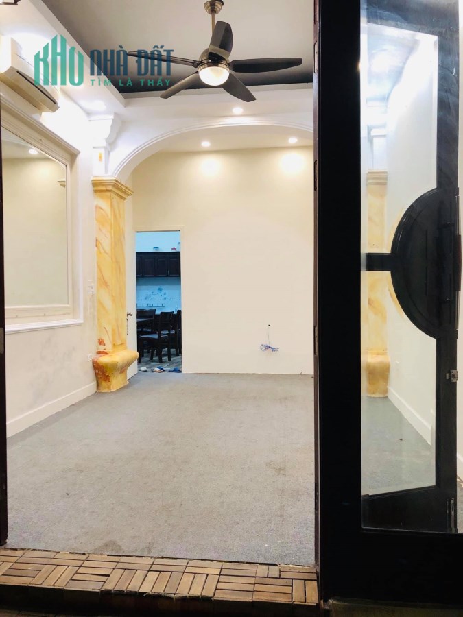 Bán nhà Cát Linh, Đống Đa, 5 tầng x 57m2, 4 ngủ, gần phố, ô chờ thang máy, về ở luôn
