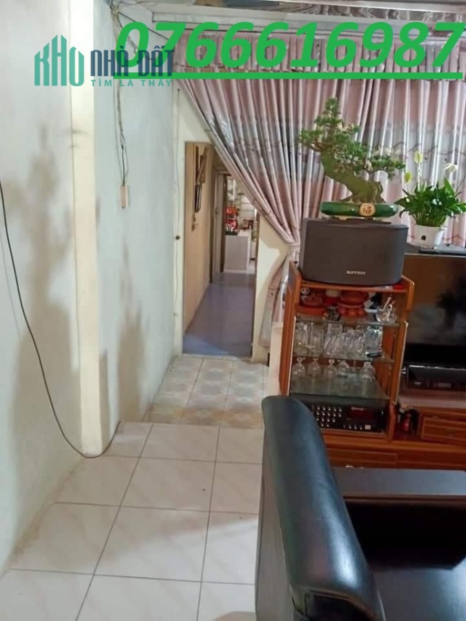 Bán đất tặng nhà Hồng Hà Ba Đình 83m2 MT 4,5m giá chỉ 4,5 tỷ LH 0766616987.