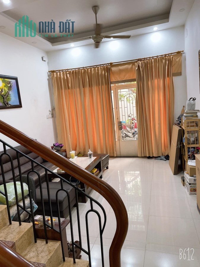 Ngộp Bank Bán nhà HXH Âu Cơ Tân Bình 45m2 sổ vuông đẹp chỉ 4.5 tỷ LH 0896721788