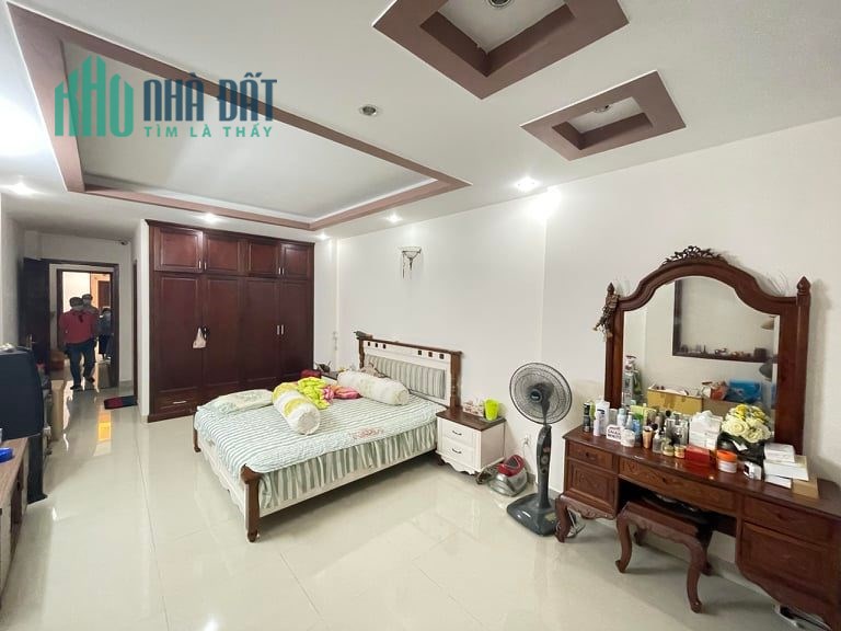 Nhà đẹp Lê Văn Sỹ 4 tầng 75m2 Tân Bình giá 14.3 tỷ