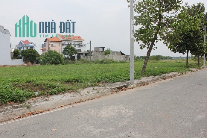Vỡ nợ vì dịch bán đất đối diện chợ 300m2 (12x25m) nhà trọ 36 phòng chỉ 900tr/dãy