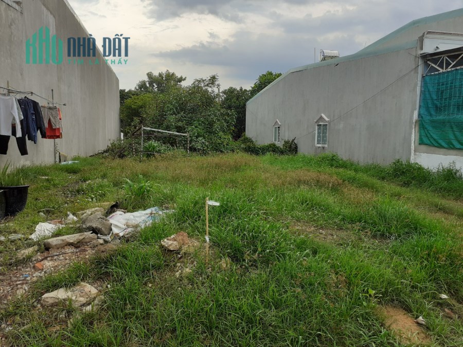 Vỡ nợ bán gấp lô đất 200m2 (10x20m) sổ hồng riêng, dân cư đông đúc