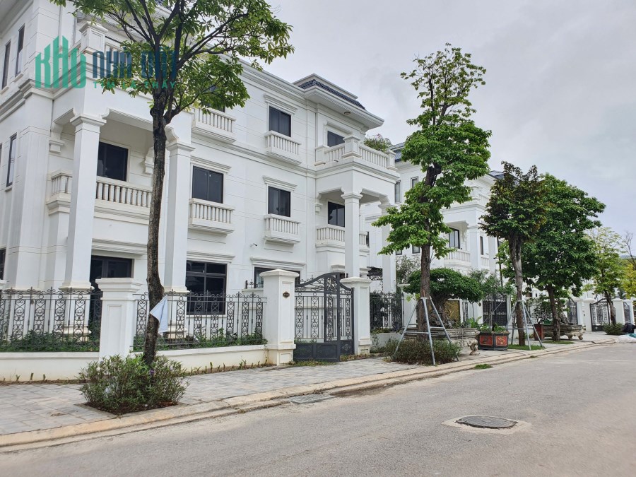 Bán Biệt thự BT1 khu đô thị VCI Moutain View 227m2, hía: 9,x tỷ.Liên hệ: 0986.454.393 -0986.797.222