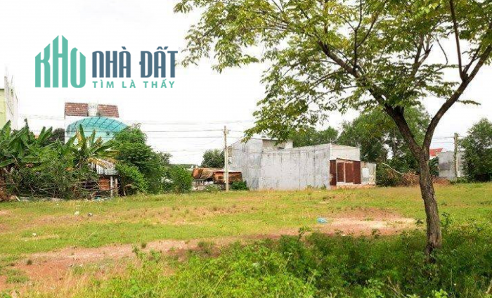 Vợ chồng kẹt tiền bán gấp 2 lô đất 300m2, gần chợ, khu công nghiệp lớn nhất Bình Dương