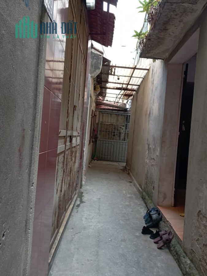 Bán nhà Hoàng mai, ngõ 119 Giáp Bát, 2.3 tỷ, 30m, MT 3m