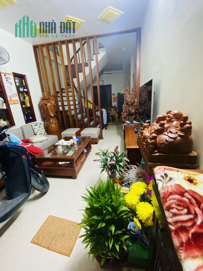 Nhà đẹp gần Bùi Ngọc Dương, 38m2, 5.5T, Mt 3.85m, 30m Phố, 3.5 Tỷ.