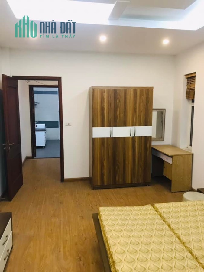 Bán nhà Xã Đàn,  Đống Đa, 42m, 4 tầng, MT 3.8m,  chỉ 5 tỷ 650triệu, ô tô vào nhà.