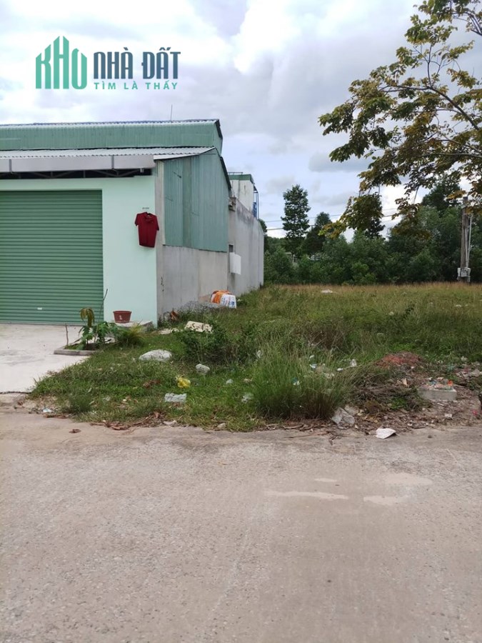 KẸT TIỀN SANG GẤP LÔ GỐC 2MT 300M VÀ 16 PHÒNG TRỌ ĐỐI DIỆN CHỢ, NGAY KCN NHẬT-HÀN