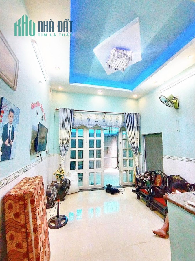 Bán nhà Tân Phú, cực VIP, dtsd trên 400m2, Ô TÔ, 6.5 tỷ, 0911687421