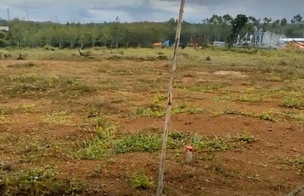 Bán nhanh 1100m2 đất Hớn Quản - Bình Phước, SHR, chỉ 290 triệu. Lh:0933134508