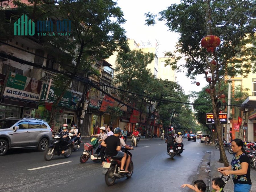 Cho thuê nhà riêng phố Lạc Trung, DT: 80m2 x 4 tầng, MT: 7m, Giá: 18tr/tháng, nhà đẹp thông sàn.