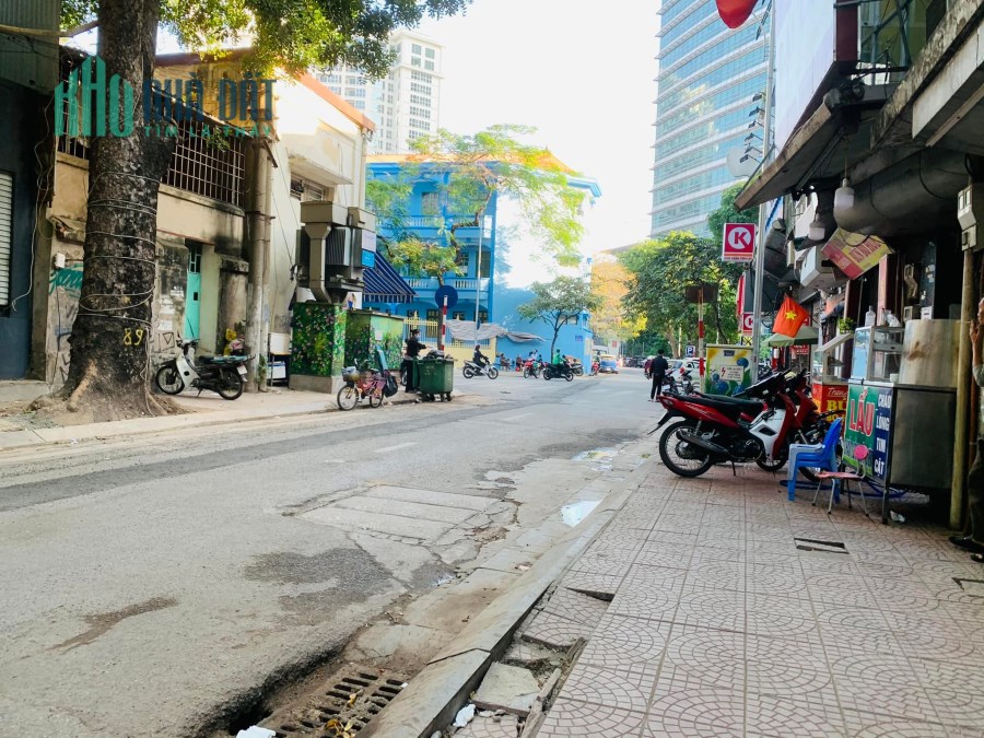 Mặt phố VIP Ba Đình, đường Phó Đức Chính vỉa hè kinh doanh 90m2 5 tầng mặt tiền 5m 37 tỷ.