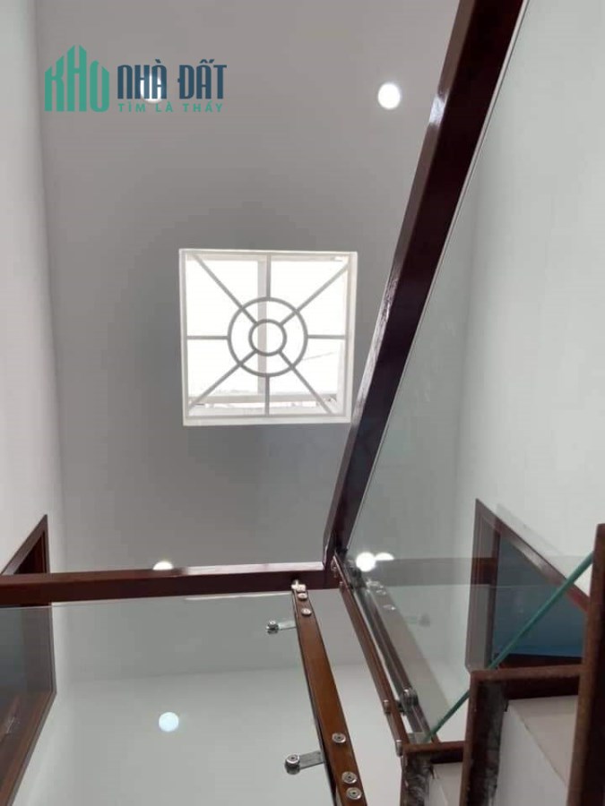 Hết tiền vì dịch, bán gấp nhà chính chủ, hẻm thông sát mặt tiền Tân Phước Q11 chỉ 2,9 tỷ. TL