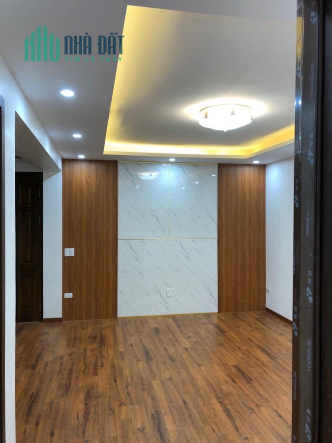 Bán nhà tập thể Nguyễn Chí Thanh (tầng 3) giá 2.5 tỷ 85m2.