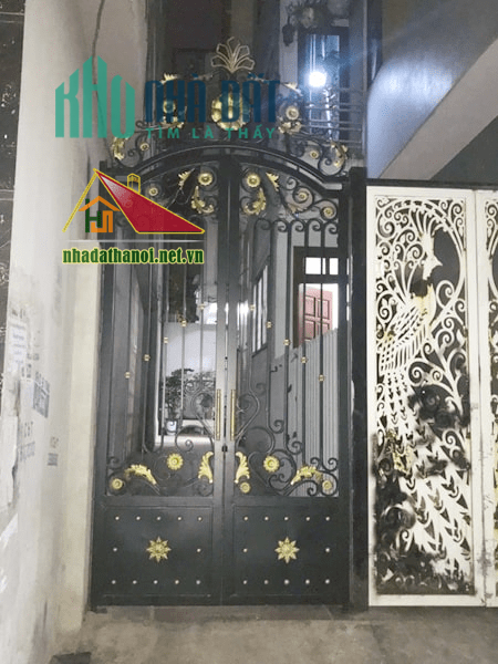 Chính chủ bán nhà số 9, ngõ 98 Tân Triều - Triều Khúc, cách hồ Triều Khúc 150m
