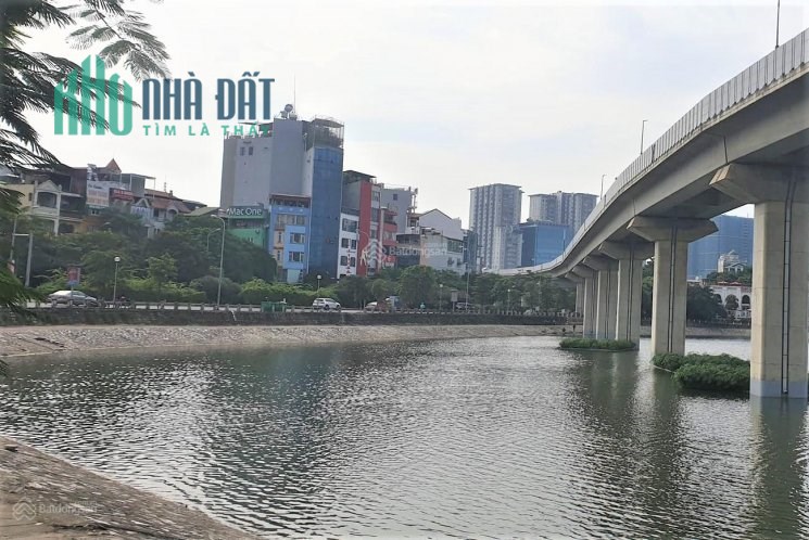 Bán nhà Mặt phố Hoàng Cầu giá 11,8 tỷ, 30mx5t,KD lớn, có thang máy.