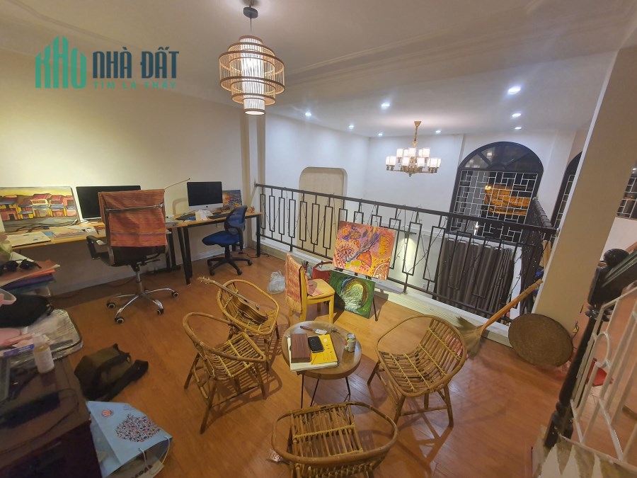 Bán gấp nhà ngõ Trại Cá giá 3.65 tỷ, 70mx3 tầng, ô tô đỗ gần