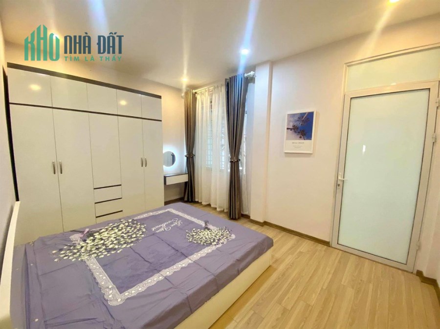Bán nhà đẹp Lê Đại Hành, Quận 11, 2 tầng, DT 49m2m2, hẻm xe hơi thẳng tắp