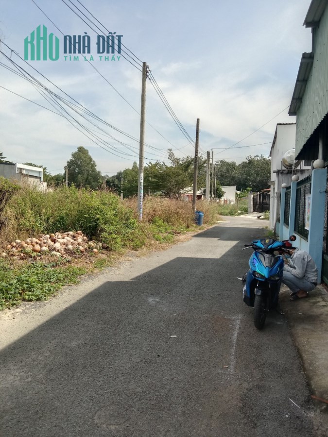 Chính chủ bán rẻ dãy trọ và 300m2 đất sát khu công nghiệp tập trung đông dân kinh daonh buôn bán