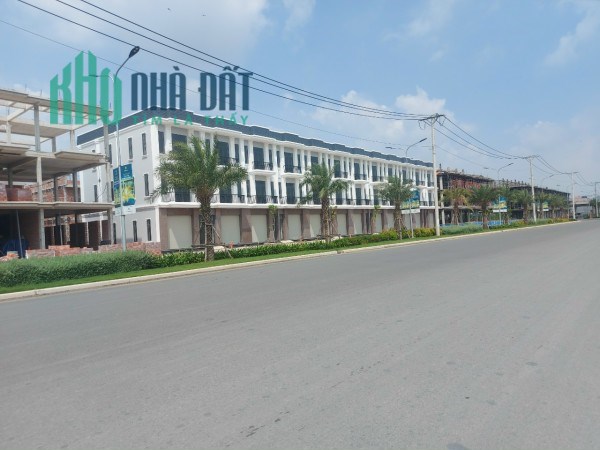 Nền đất MT đường 50m ngay chợ Hưng Long - Bình Chánh
