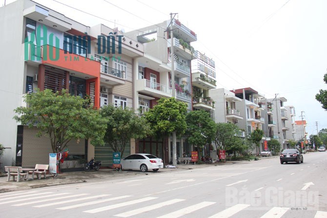 Cần bán 600m2 đất thổ cư 100% giá chỉ 699tr/nền, thổ cư 100%, sổ hồng riêng từng nền