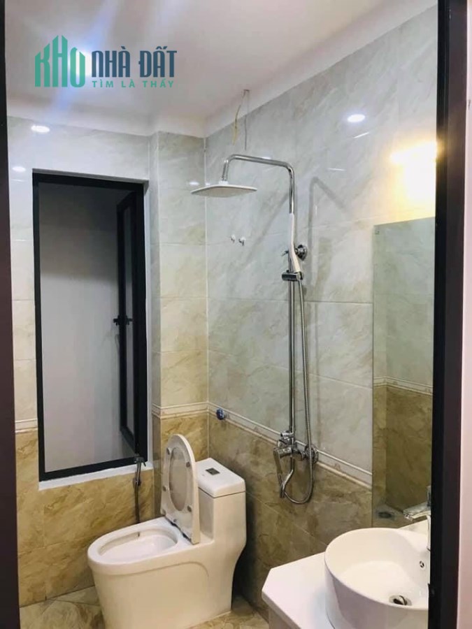 Bán nhà Khương Đình, Thanh Xuân: Gần phố, Lô góc, Nhà đẹp, Nội thất, 35m2x5T, 3.9 Tỷ-0975642942