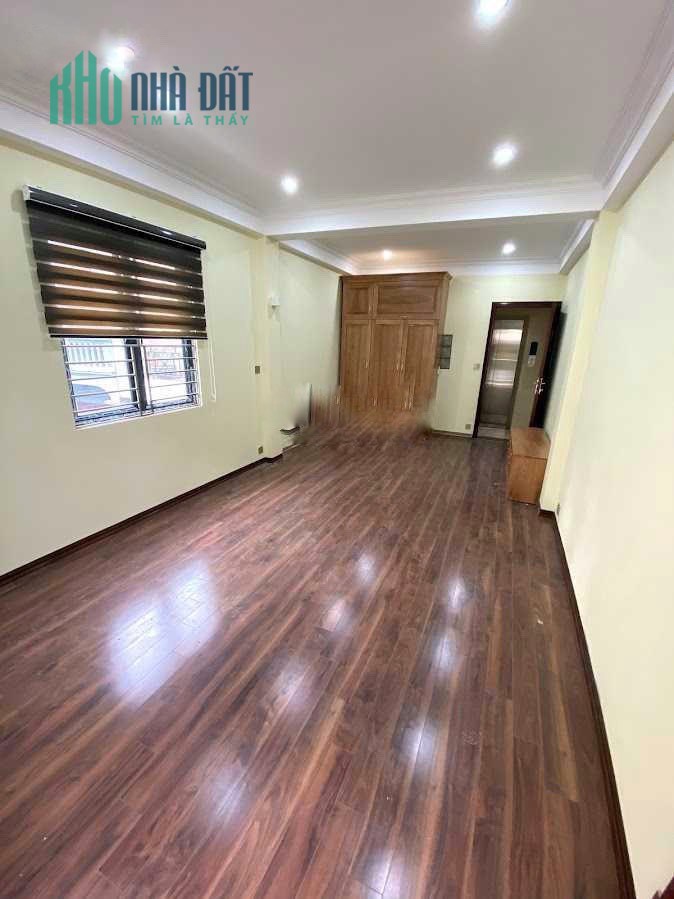 Cho thuê nhà Võ Thị Sáu 45m2 x 5 tầng, MT 5m, 16 triệu, có thang máy, ô tô vào nhà. LH: 0818011234