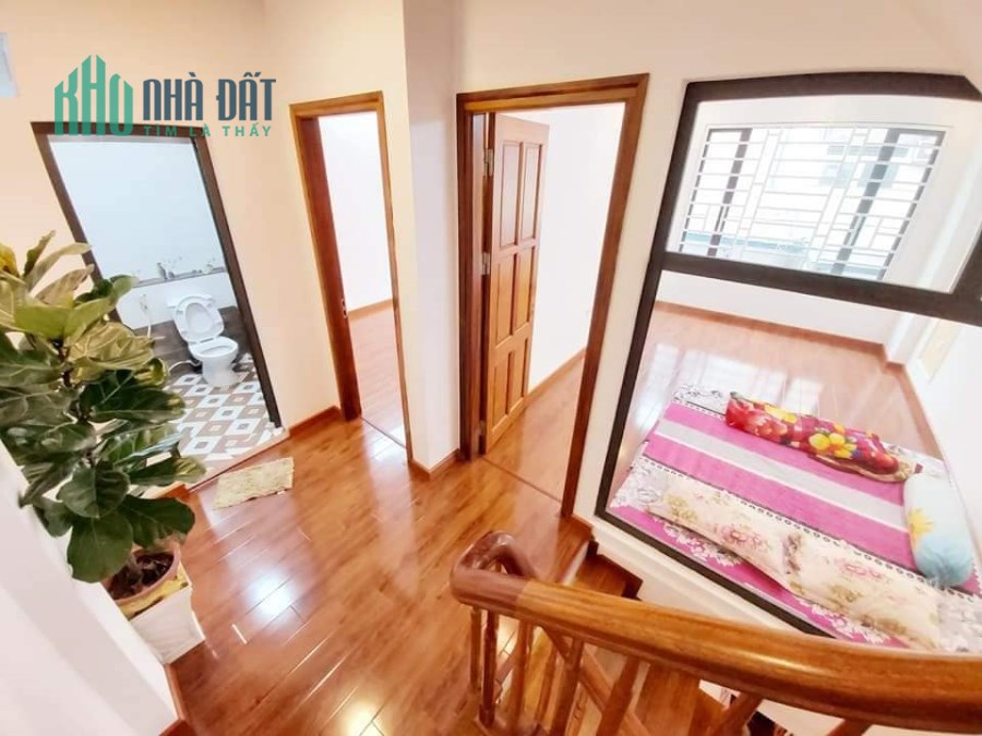 Bán nhà Ngọc Lâm 4 ngủ, Santafe đỗ ngon, nhỉnh 5 tỉ.