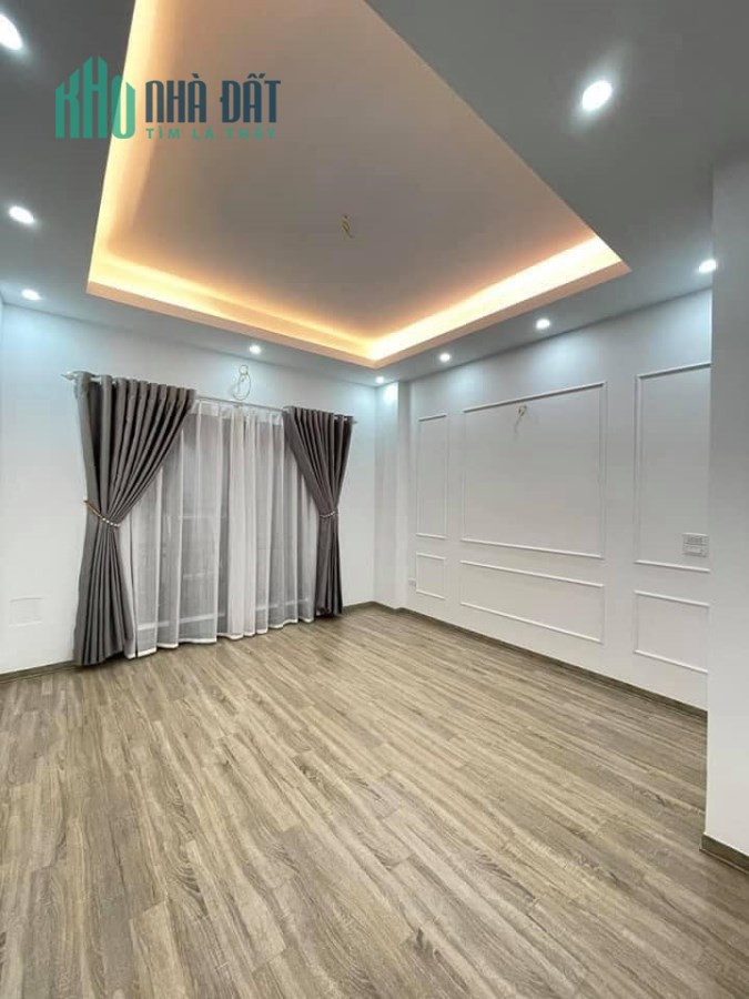SIÊU HIẾM!NHÀ ĐẸP:5 TẦNG - PHỐ HOÀNG QUỐC VIỆT( CHỈ NHỈNH 3 TỶ)