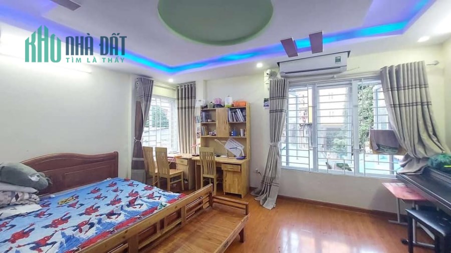 Bán nhà ngõ 401  Xuân Đỉnh DT 45m2, 5 tầng, MT5.6m. lô góc, 3 thoáng.