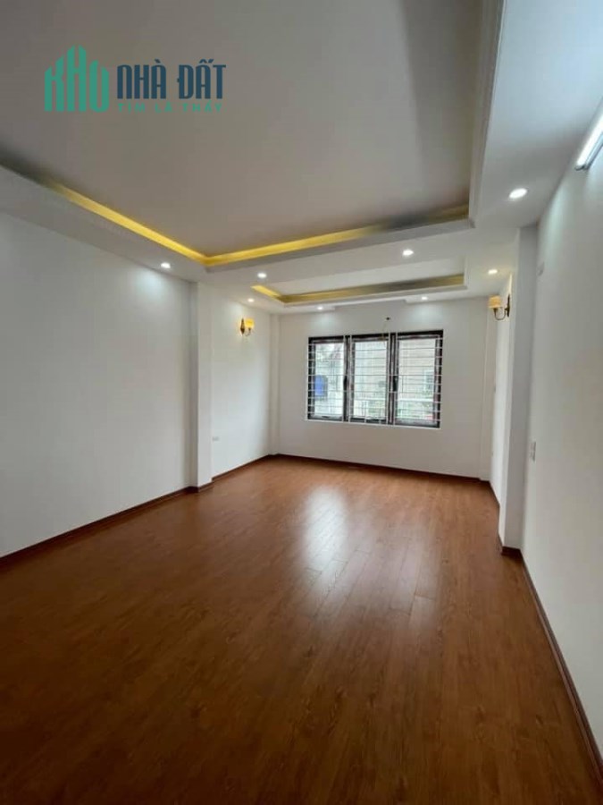 Bán nhà  mới tinh Lạc Long Quân, Cầu Giấy 52m*6T,  giá 6.6 tỷ, LH 0983 416 997.