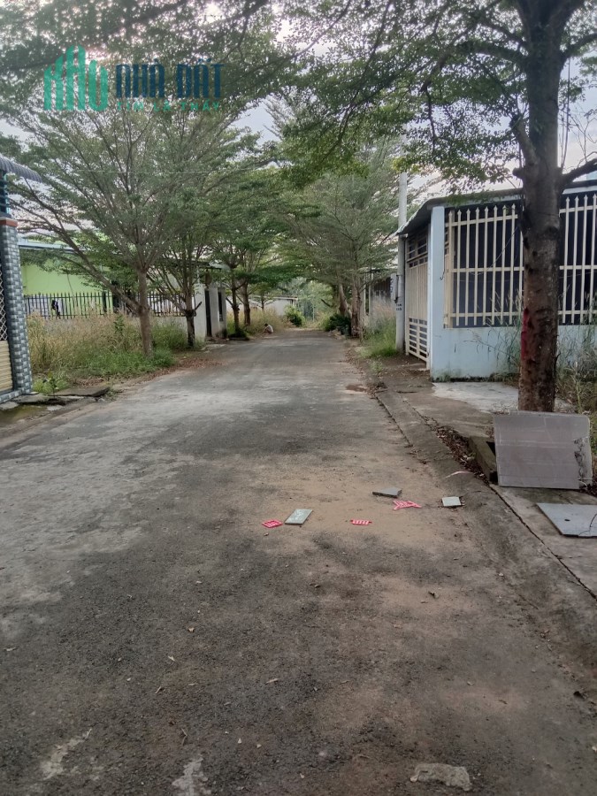 CẦN TIỀN MỞ CỬA HÀNG VLXD BÁN 450M2 ĐẤT GẦN QL13 GIÁ RẺ