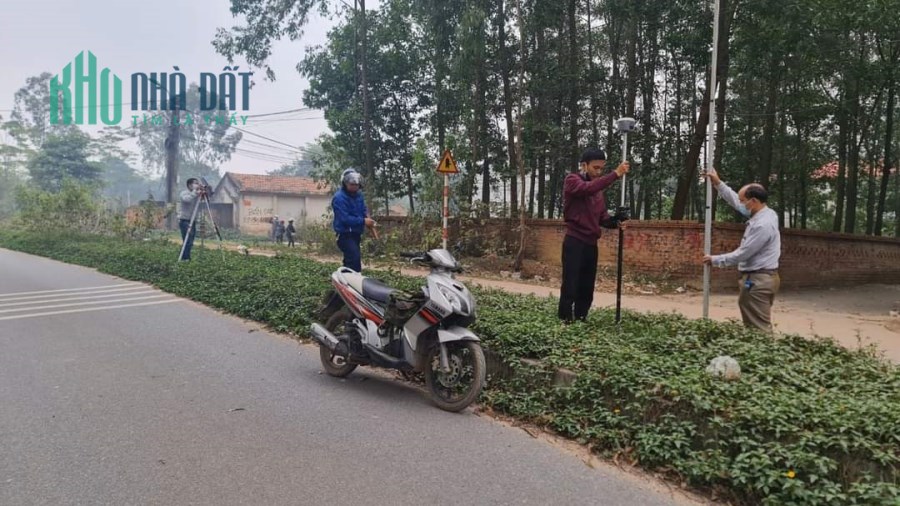 Bán lô góc 277 m2 Cầu Bút, Định Trung, Vĩnh Yên. Chỉ hơn 15tr/m2. Liên hệ: 0986.797.222-0986.454.393
