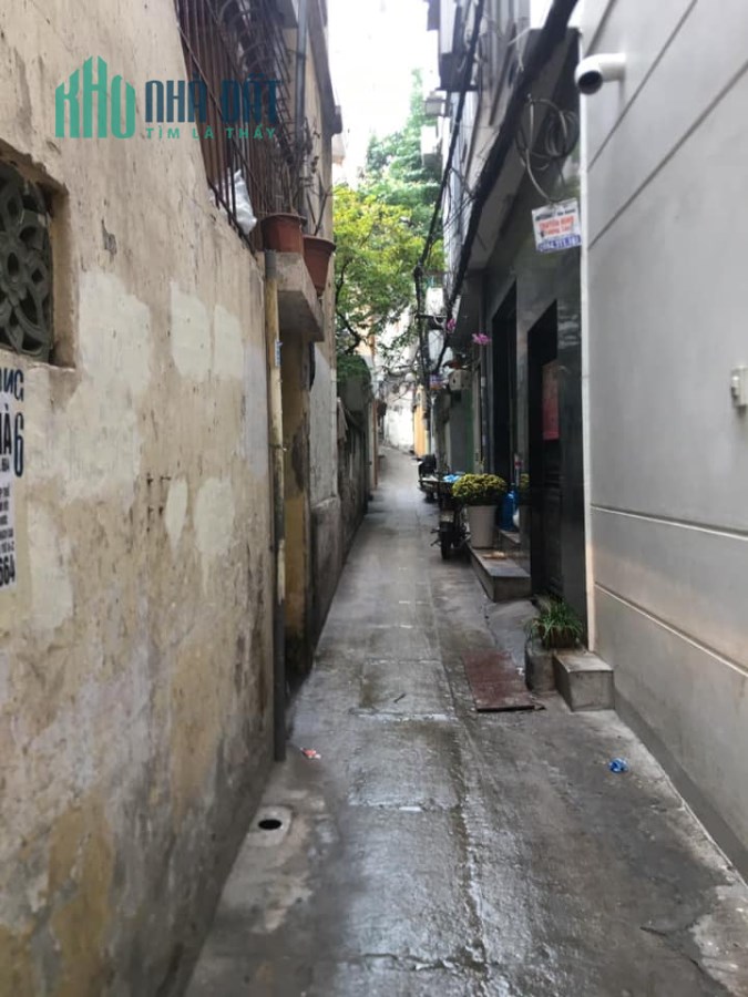 Bán nhà Đầu ngõ Hoàng Hoa Thám giá 3,3 tỷ, 40m2, Lô góc, Oto đỗ gần