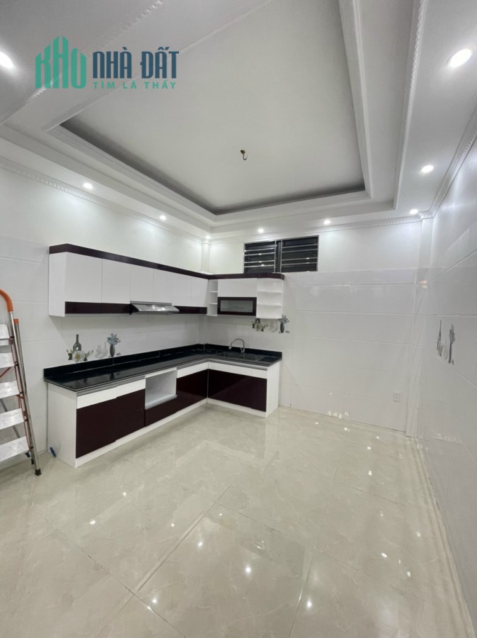 Nhà rẻ nhất trong tầm giá , 2 ô tô đỗ cửa
