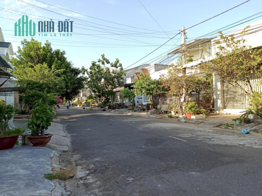 Bán Đất tặng nhà cũ- Văn Thánh-Phú Tài-Phan Thiết-Mặt tiền đường Đặng Dung-DT 100m2 thổ cư.