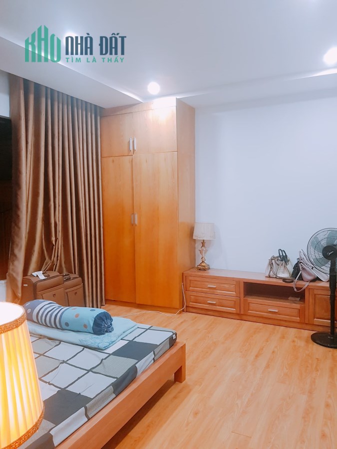 Cần Bán Nhà Cầu Am Hà Đông Ô Tô Đỗ Cửa Nhà ở Luôn Sát Ngay vườn Hoa Thoáng Mát.