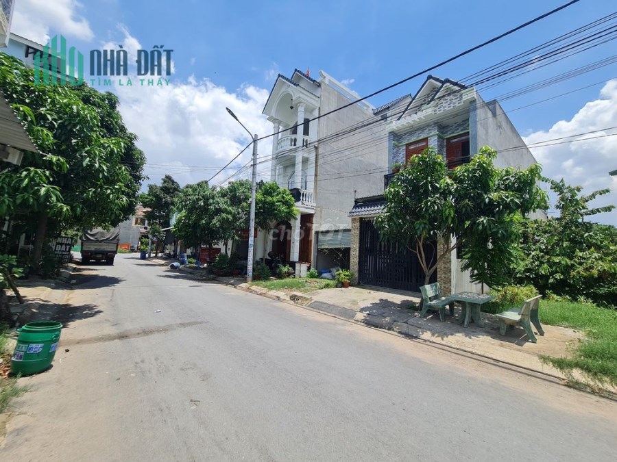 Chính chủ Bán Lô Đất vị trí cực đẹp tại đường Lê Hồng Phong, Dĩ An