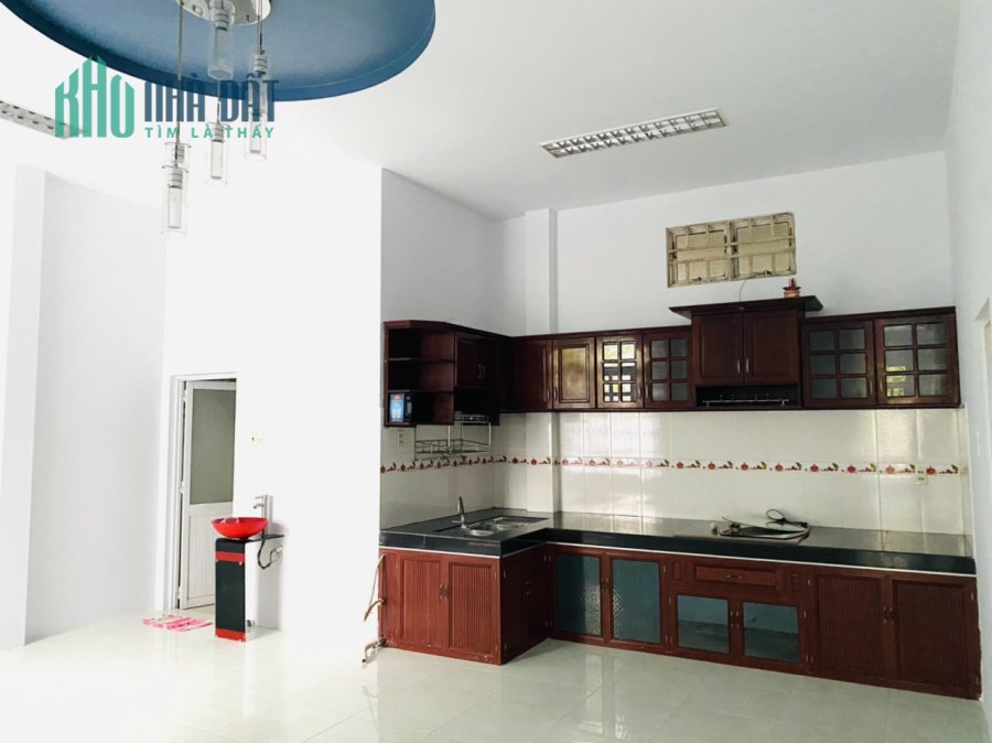 Bán nhà Cần Giuộc, Long An, 220m2, SHR, 2.75 tỷ. Lh0818999396.