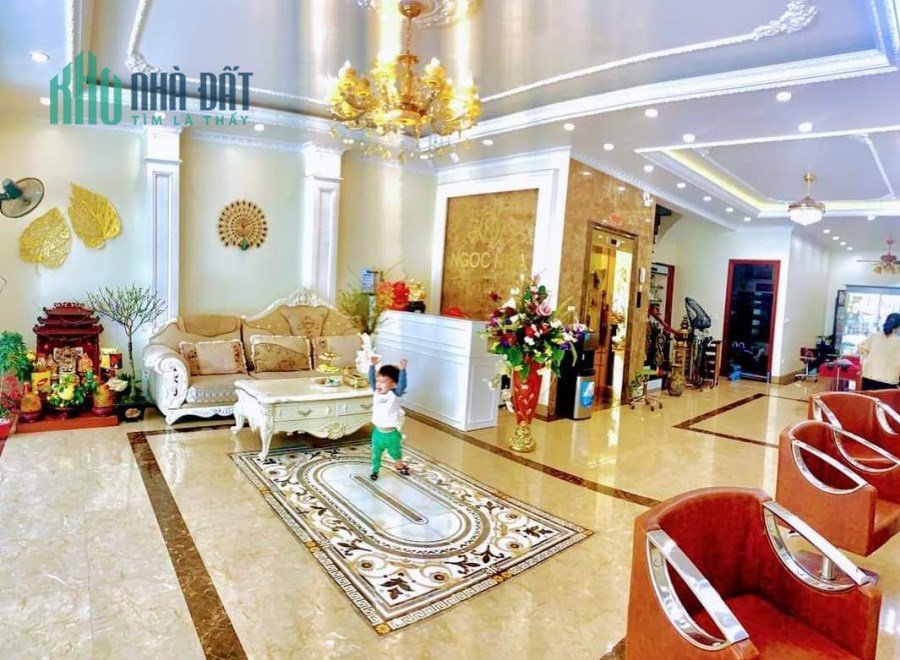 Tôi bán nhà mặt phố Hòa Mã sầm uất gần phố cổ Thi Sách 333m2 chỉ 97.9 tỷ. LH 0989626116