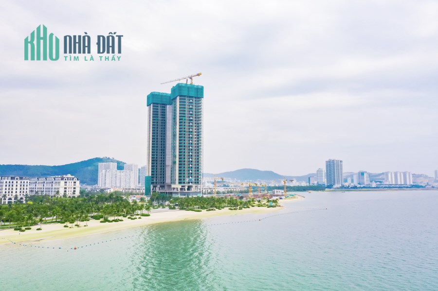 Chính chủ bán căn hộ chung cư cao cấp dự án A La Carte Hạ Long Bay một bước chân ra bãi tắm