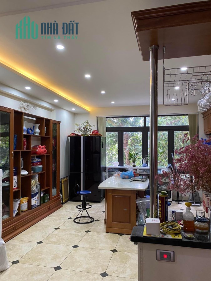 Bán nhà mặt phố, hiến, Ngọc Lâm, Long Biên, ô tô tranh, kinh doanh nhỉnh 16 tỷ.