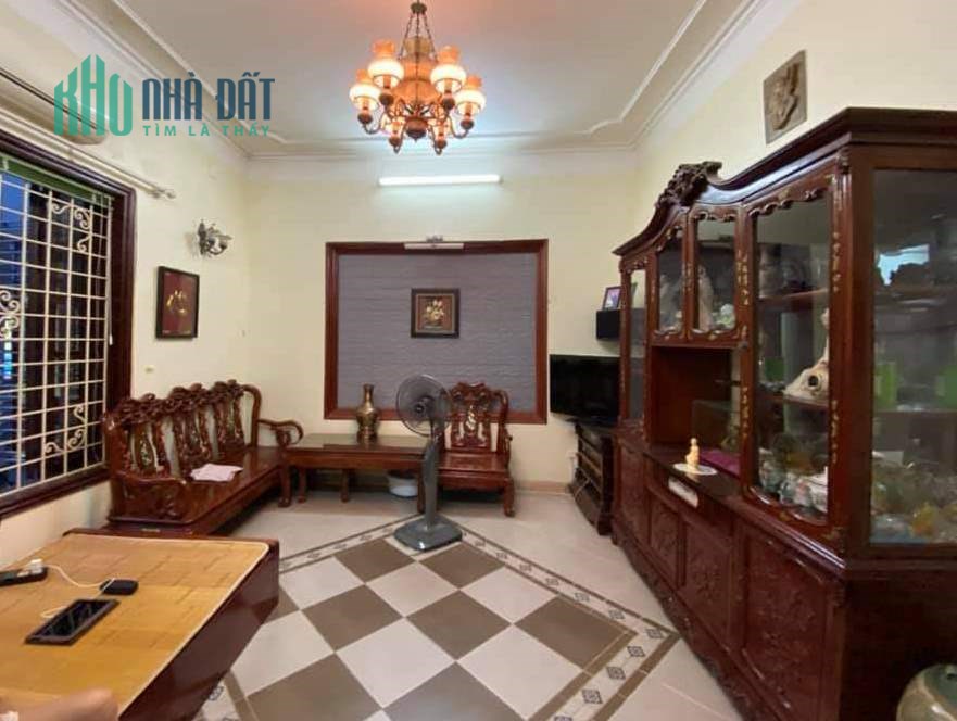 Mặt phố Phùng Hưng sầm uất gần Viện 103, MT rộng, 100m2 chỉ 13.68 tỷ. LH 0989.62.6116