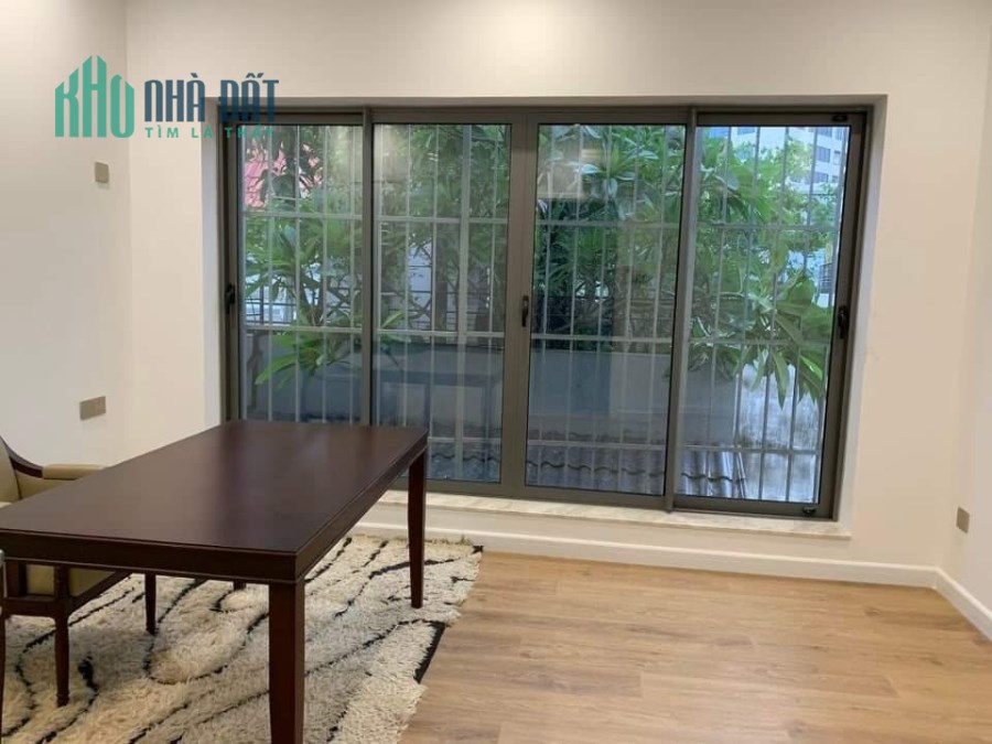 Bán nhà khu Vip Huỳnh Tịnh Của Quận 3, ngang 4.6m, 5 tầng, 0932828672.