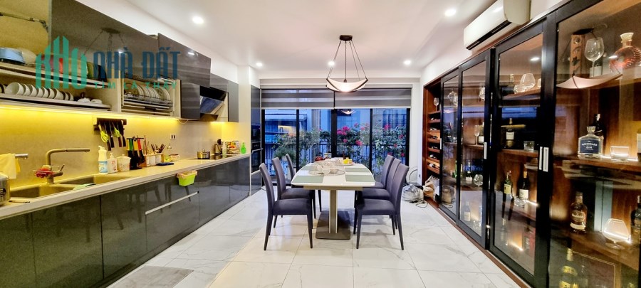Bán Tòa nhà Văn Phòng 7 Tầng TRẦN QUANG DIỆU 55m2, Mt 5.5m, Giá 14.7 Tỷ.