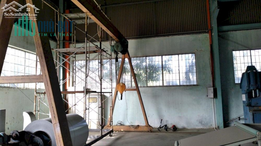Cho thuê kho 1500m2 KCN Hoà Khánh, cẩu trục 5 tấn, giá rẻ 55.000đ/m2
