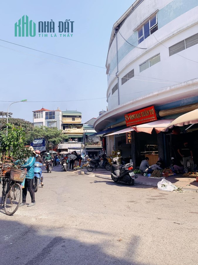 NHÀ MỚI XÂY,3 BƯỚC RA PHỐ NGỌC LÂM,SIÊU ĐẸP GIÁ MỀM.GẦN CHỢ GIA LÂM